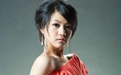 公交车一个接一个的C